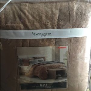 New Koolaburra by UGG full/Queen YOSHA Comforter set
